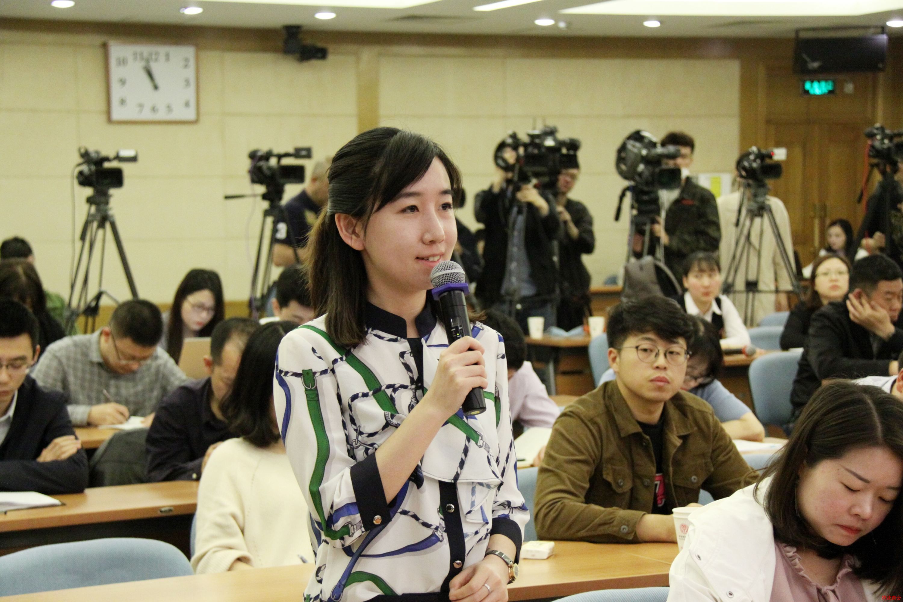发改委:将在交通、物流领域降企业非税负担 发改委:将在交通、物流领域降企业非税负担